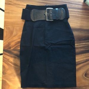 Long skirt with belt